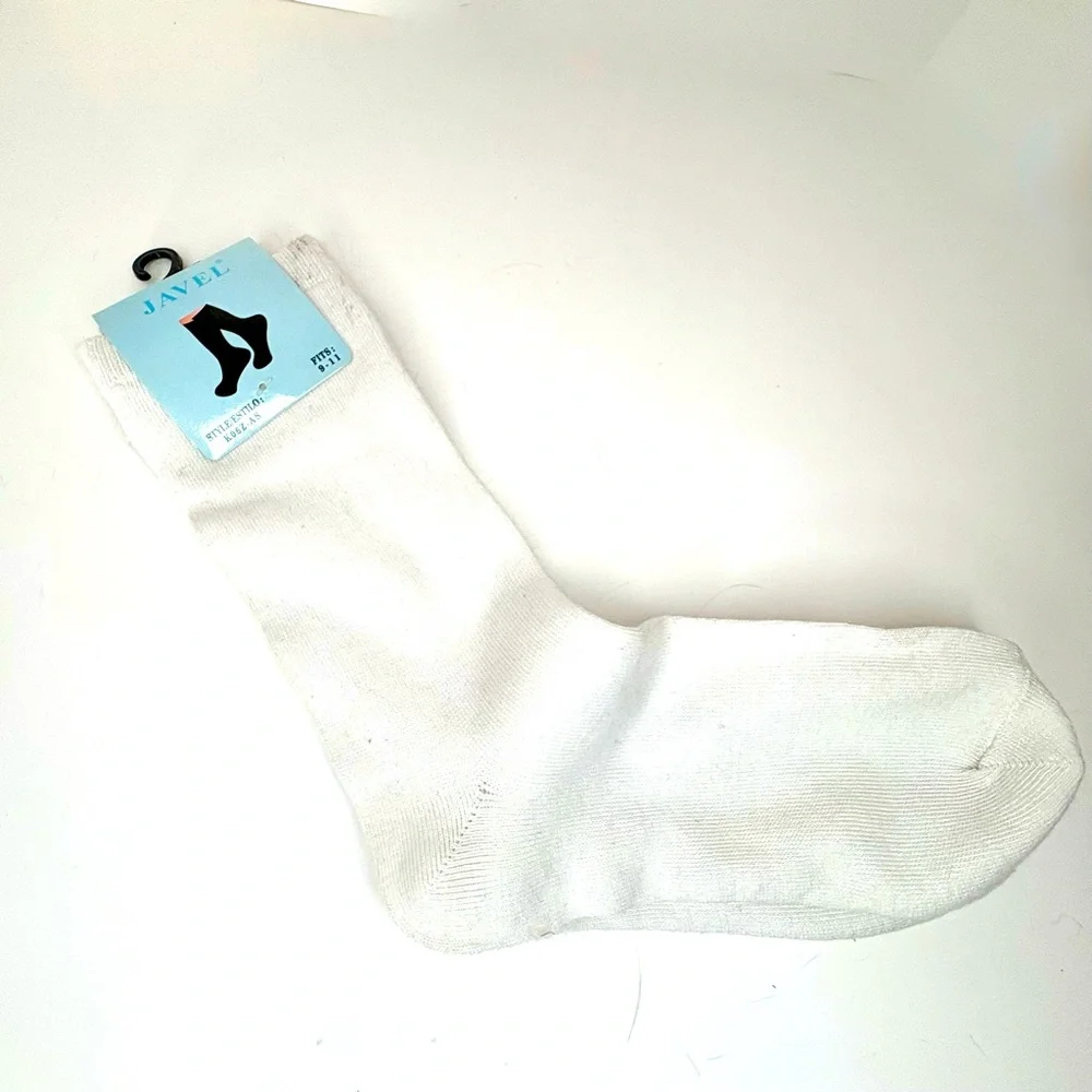 New White Ankle Socks NWT